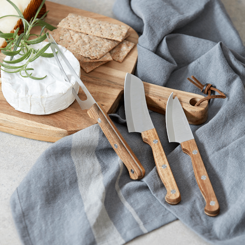 Messer für Käse mit Holzgriff