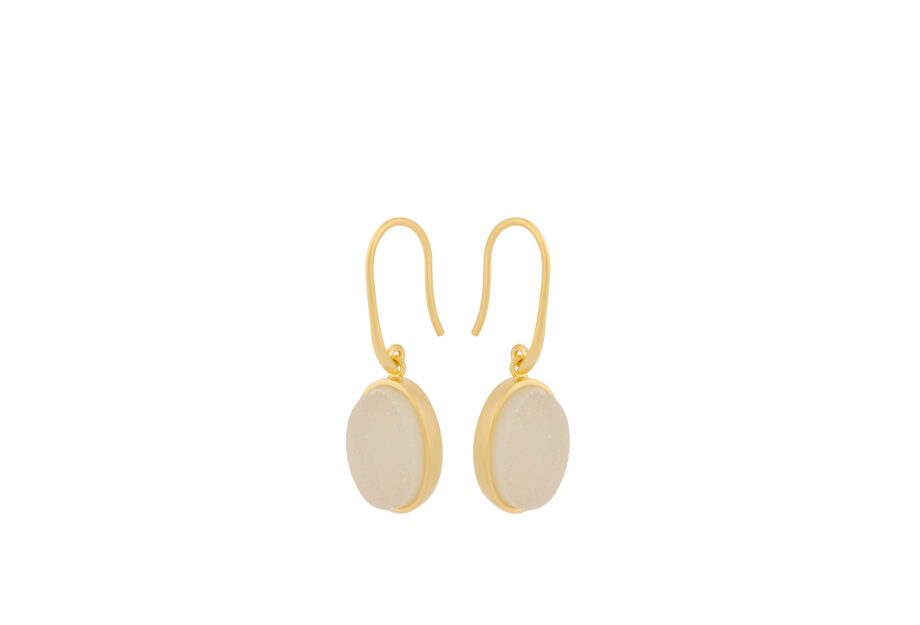 Haze Earrings - White Druzy oval gold von Pernille Corydon