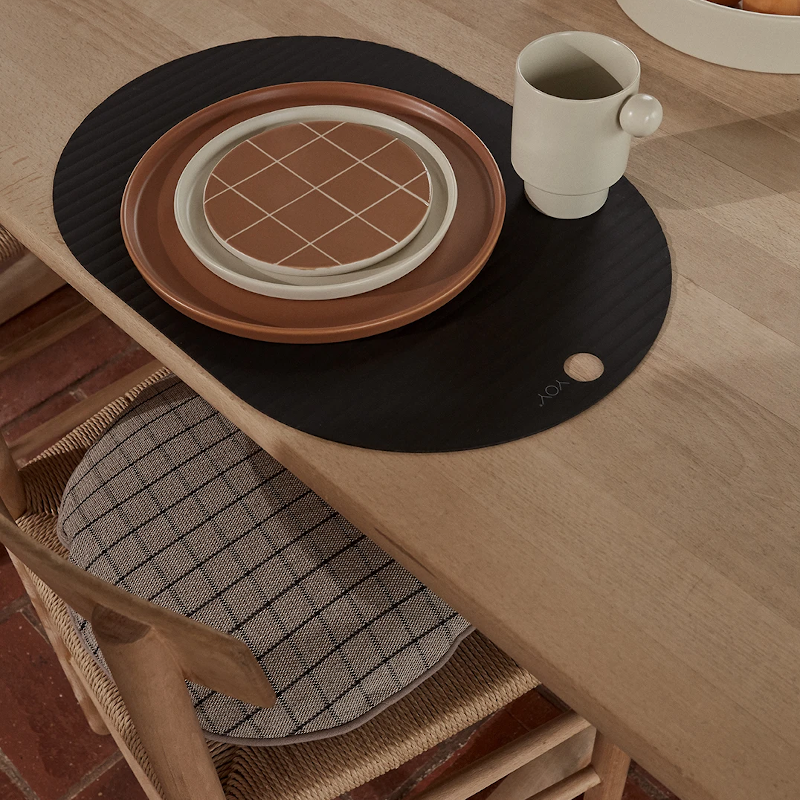 Tischset – Ribbo schwarz von OYOY
