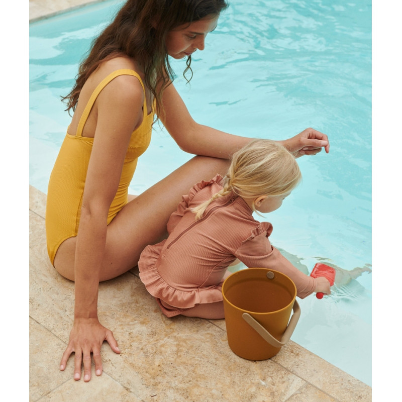 Schwimmanzug – Sille structure golden caramel von Liewood