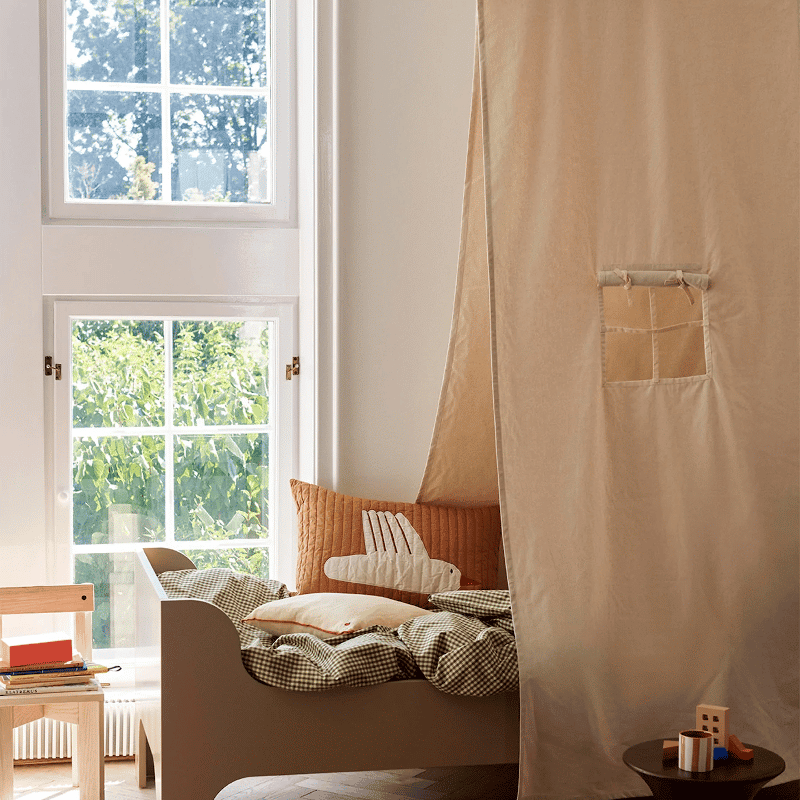 Canopy – Settle Bed off-white von Ferm Living